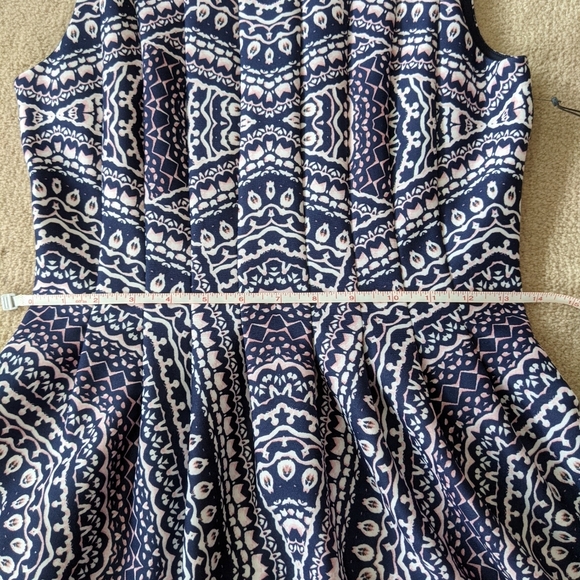 NWT Vince Camuto Dress - Picture 8 of 8